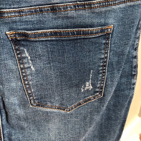 Enjean Exclusive Skirt - Picture 5 of 7